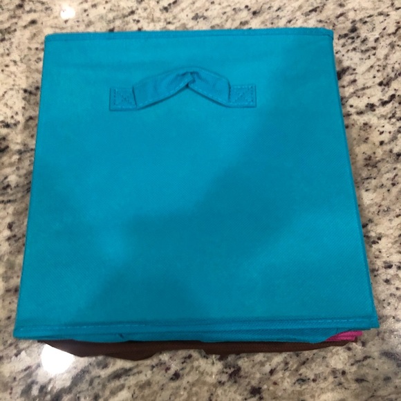 Storage containers - Picture 1 of 4